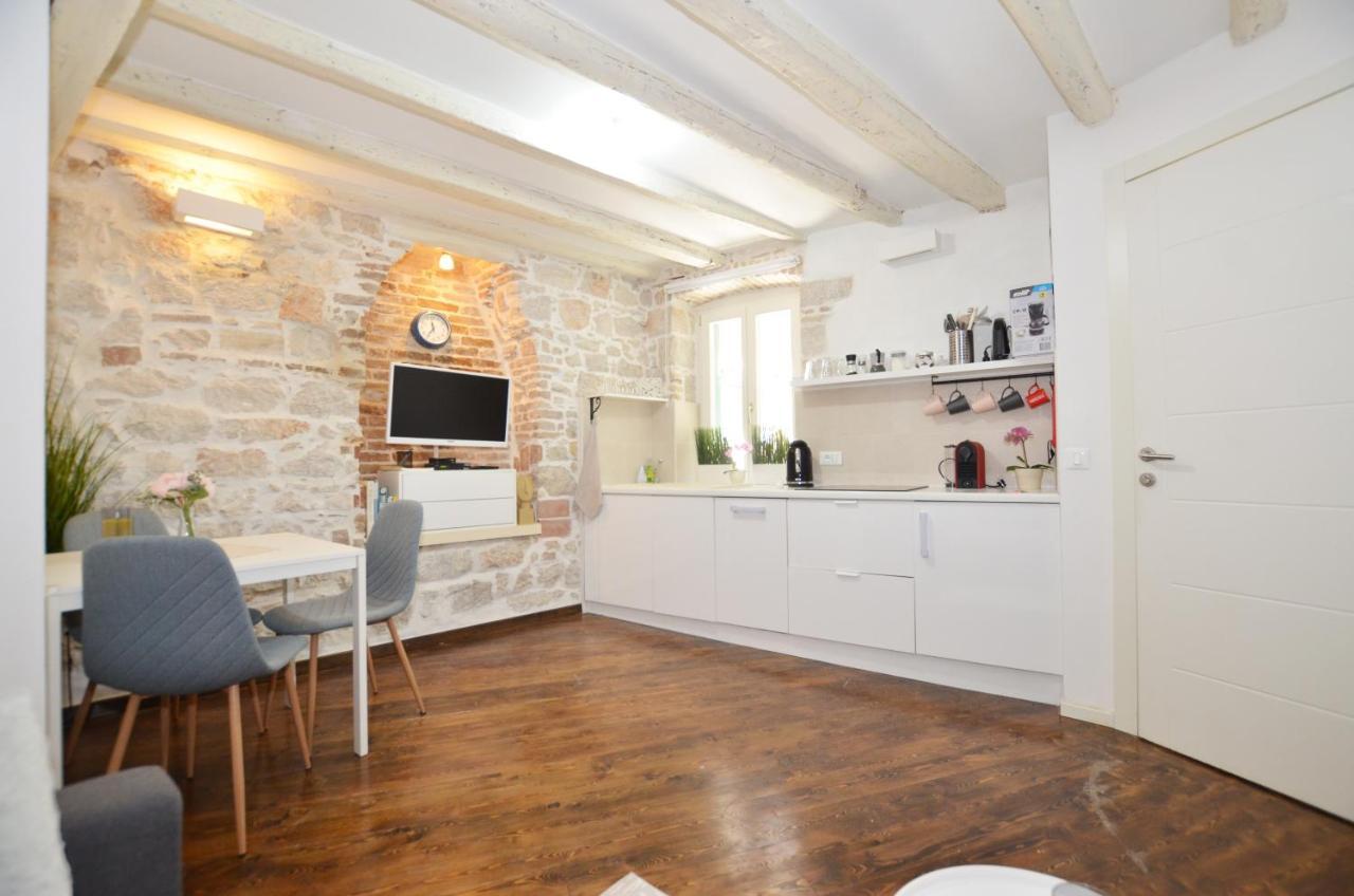 Pisinium Apartment Rovinj Buitenkant foto