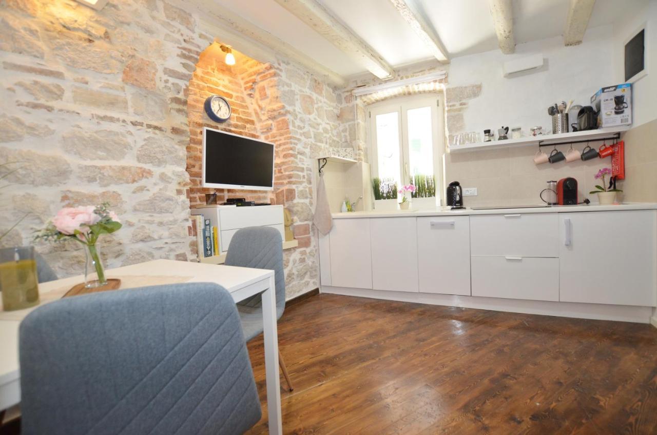 Pisinium Apartment Rovinj Buitenkant foto