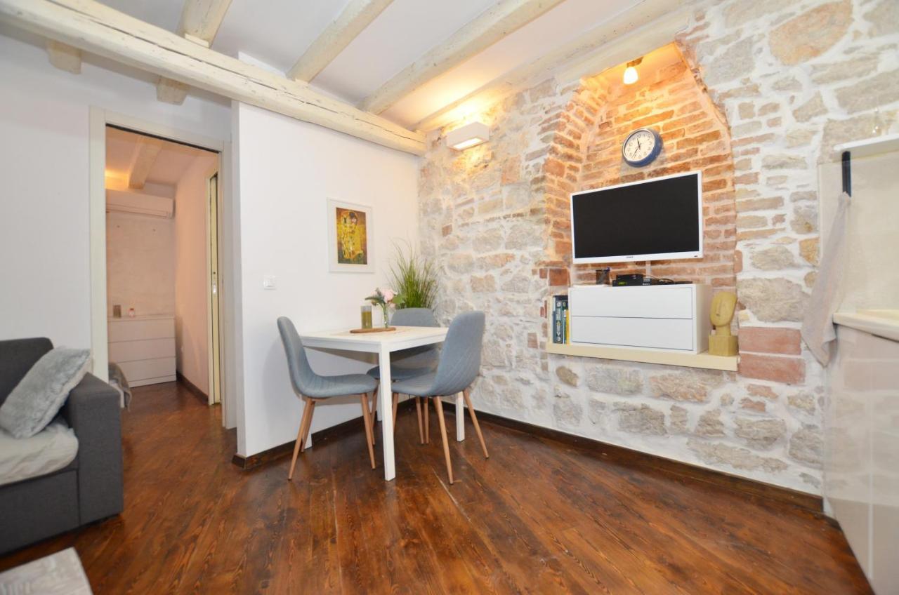 Pisinium Apartment Rovinj Buitenkant foto