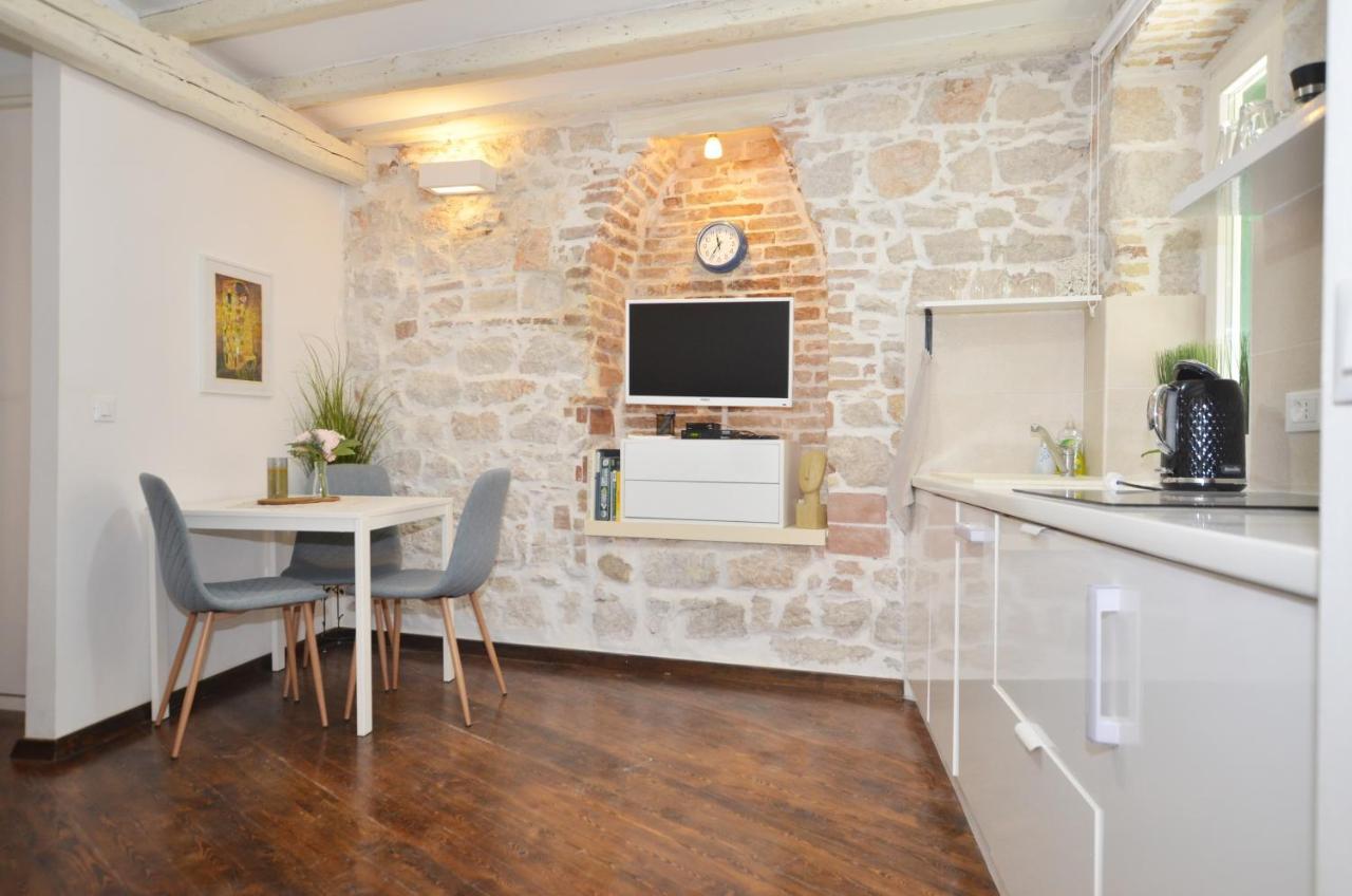 Pisinium Apartment Rovinj Buitenkant foto